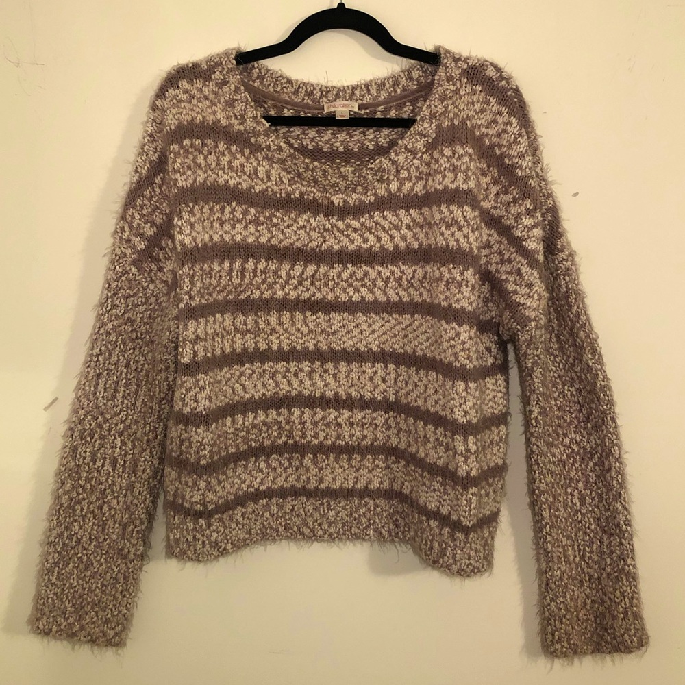 Soft and warm cropped sweater